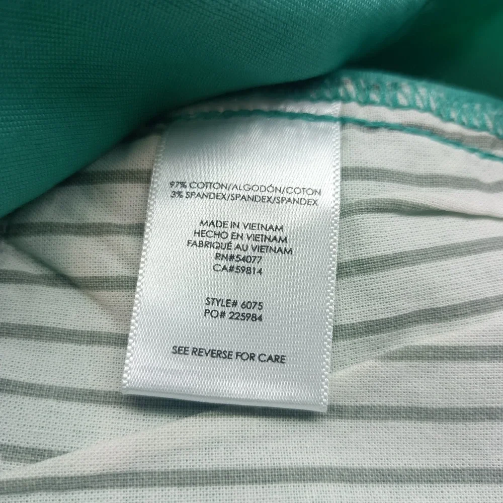 Cabi Waterfall Button Fly Shorts Teal Green Mid Rise Women 6 NWT Modern Casual